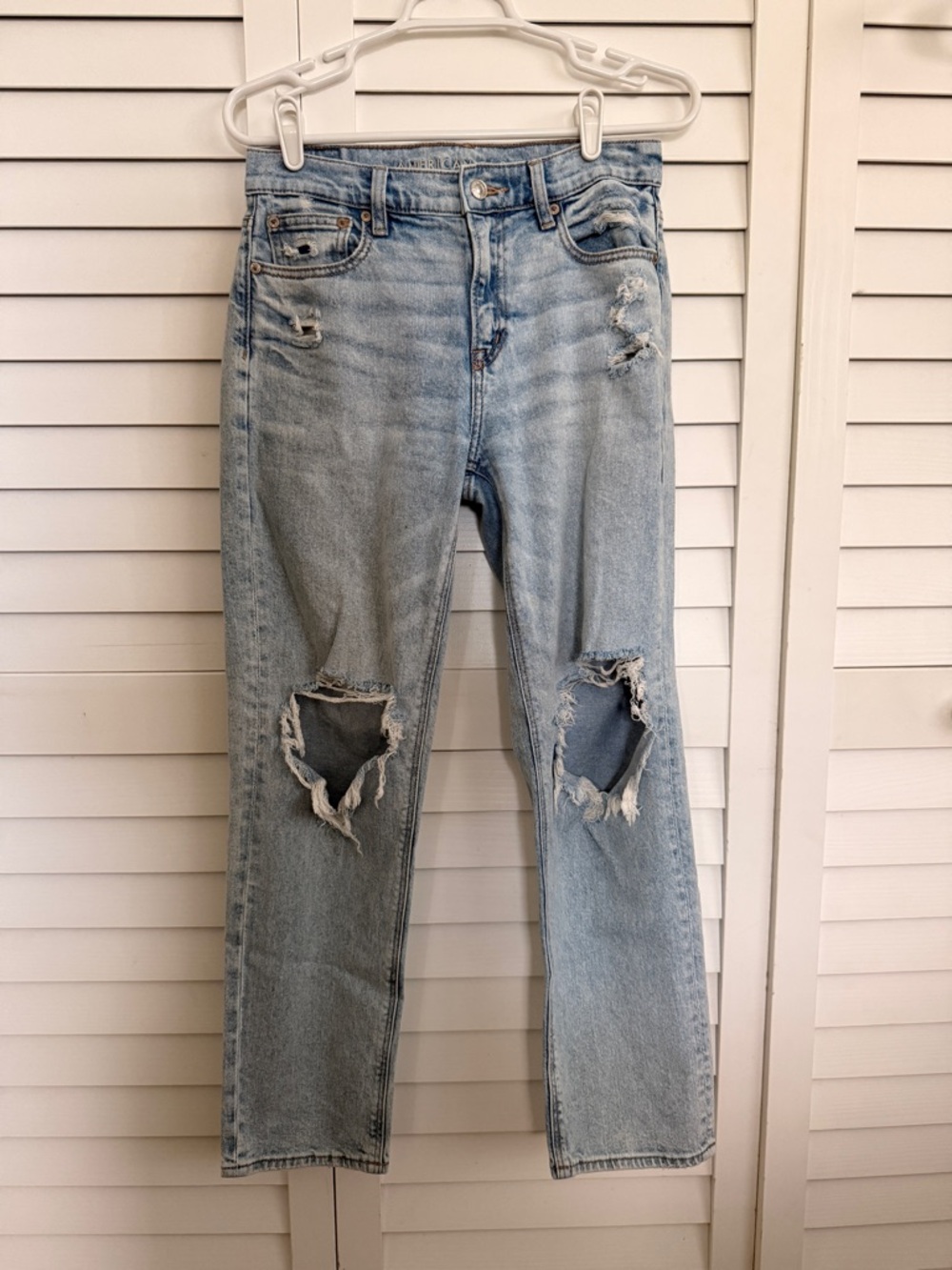 American Eagle Outfitters Light Blue Distressed Straight-Leg Jeans